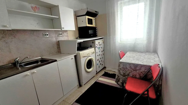 Piata Unirii, Horoscop, str. Bibescu Voda, pt. 1 persoana tanara